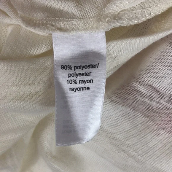 NWOT Maurices Top with Red & Gold Design - Picture 8 of 8